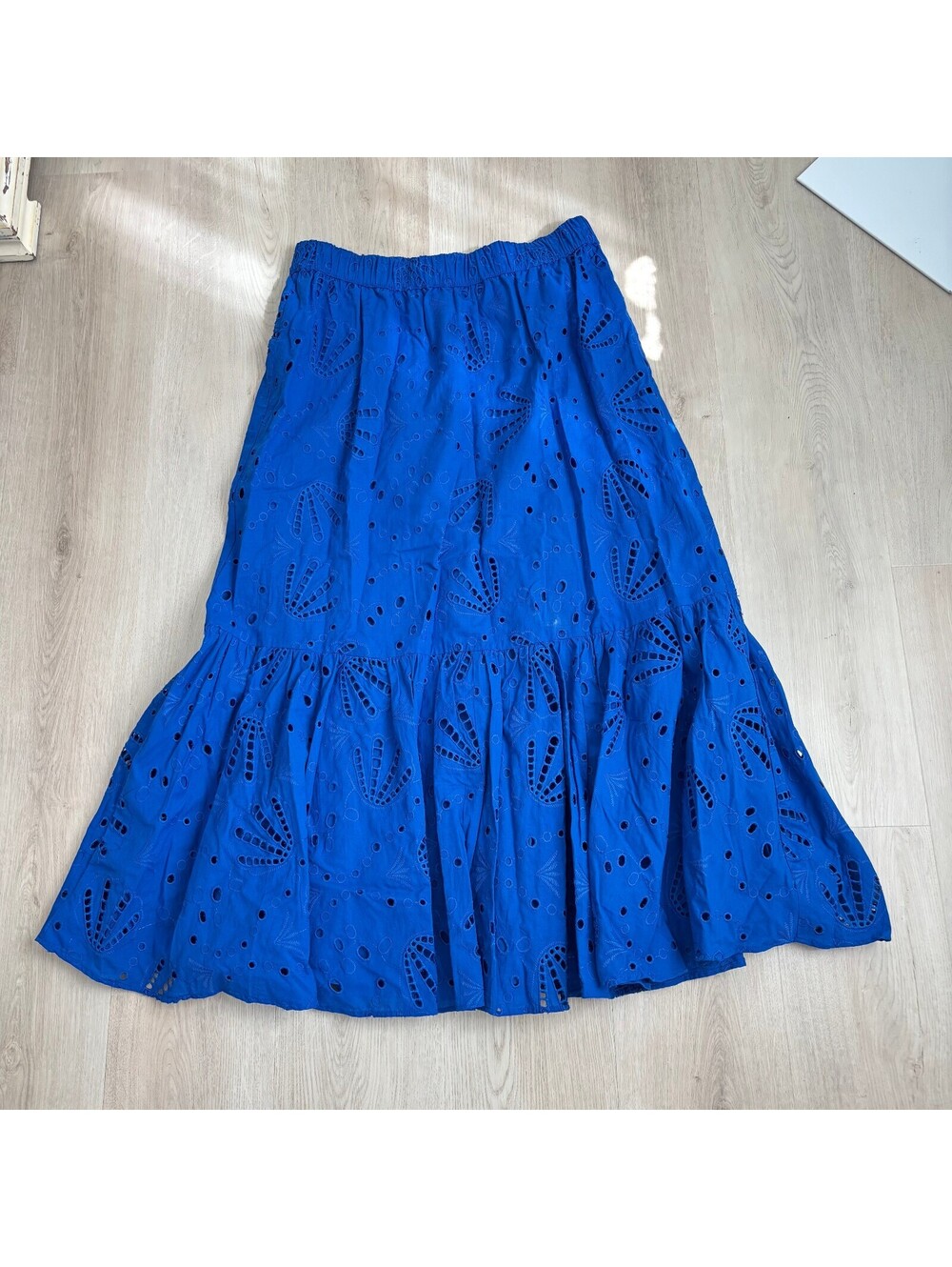 Loft EUC Women's Blue Tiered Eyelet Midi Skirt Size L